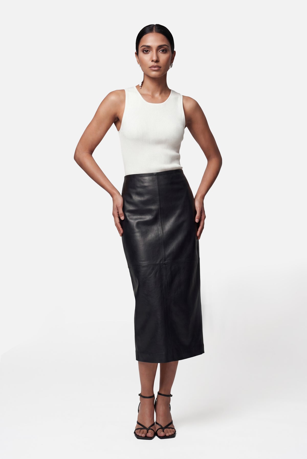 DANA - BLACK